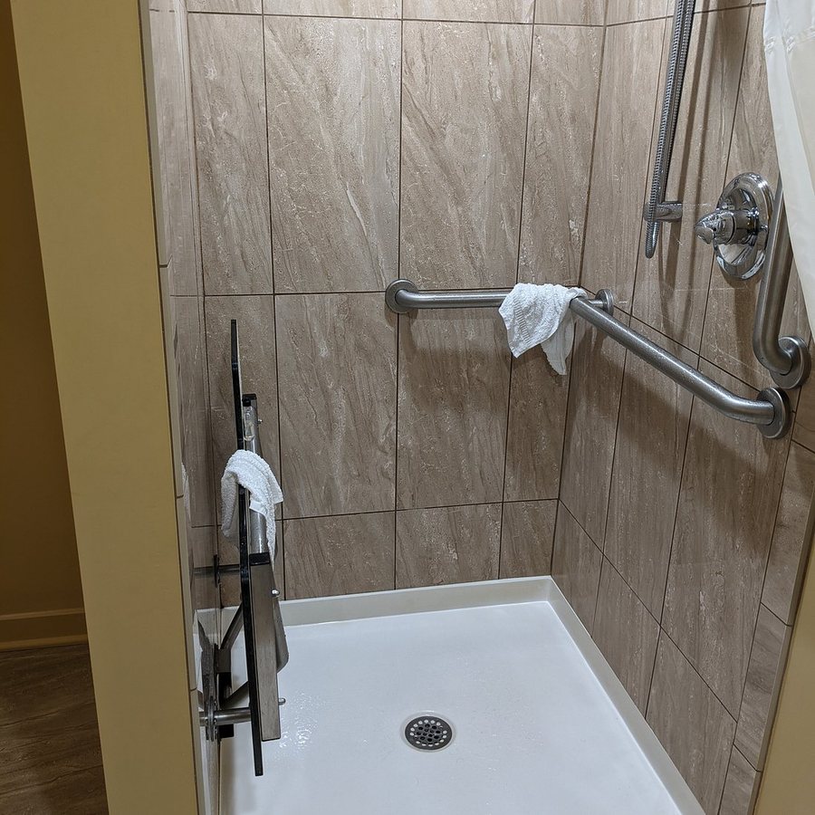 Patriots Inn — Bathroom
