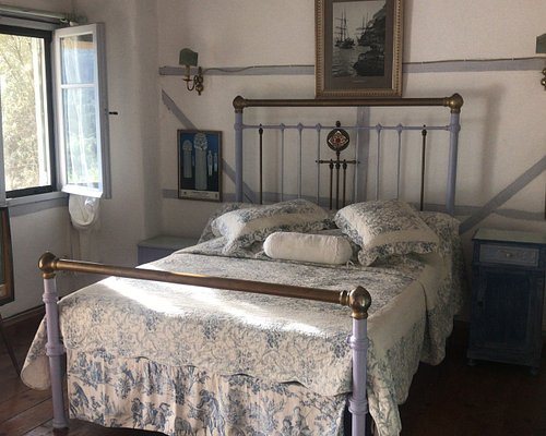 Pavezzo Country Retreat — Guest room