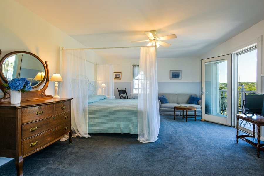 Payne s Harbor View Inn — Guest room