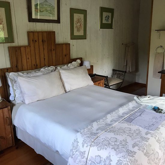 Pear Tree Cottage — Guest room