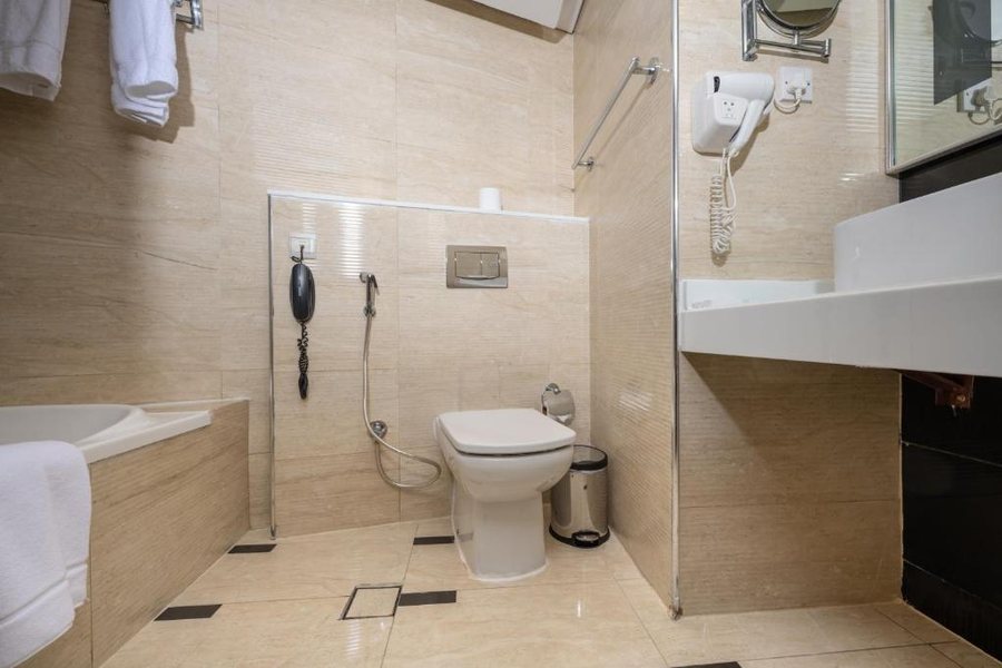 Pearl Park — Bathroom