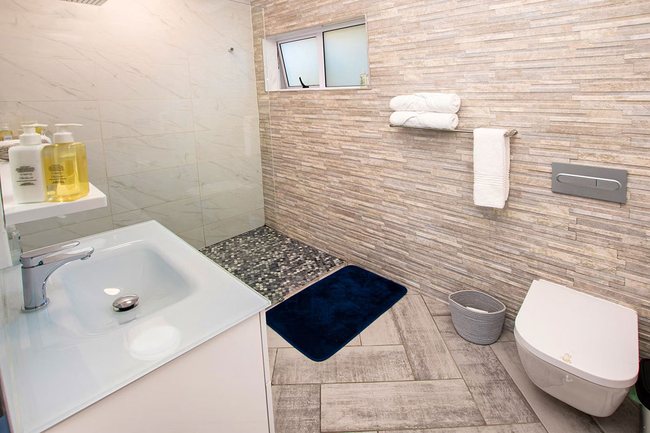 Pearl White Sands — Bathroom