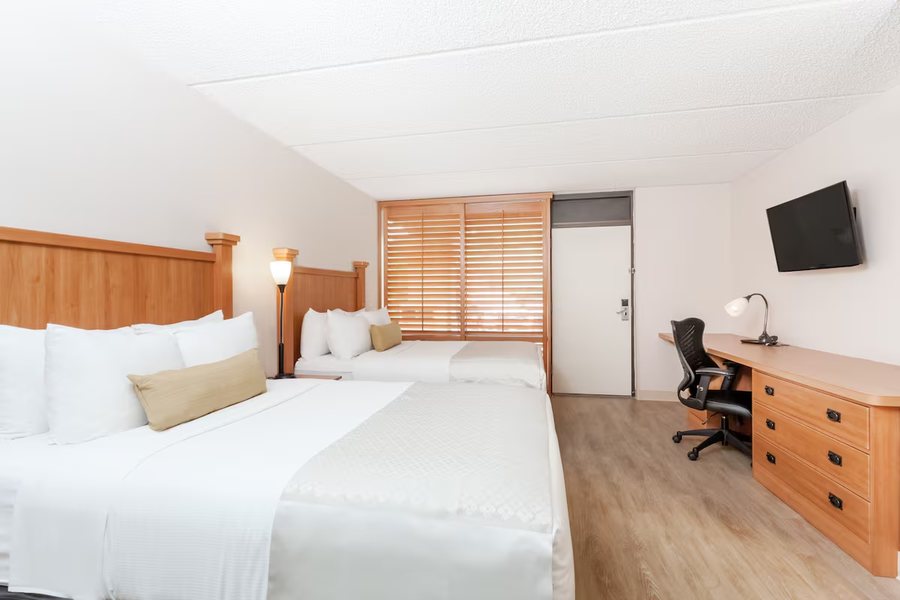 Pecan Grove RV Park — Guest room