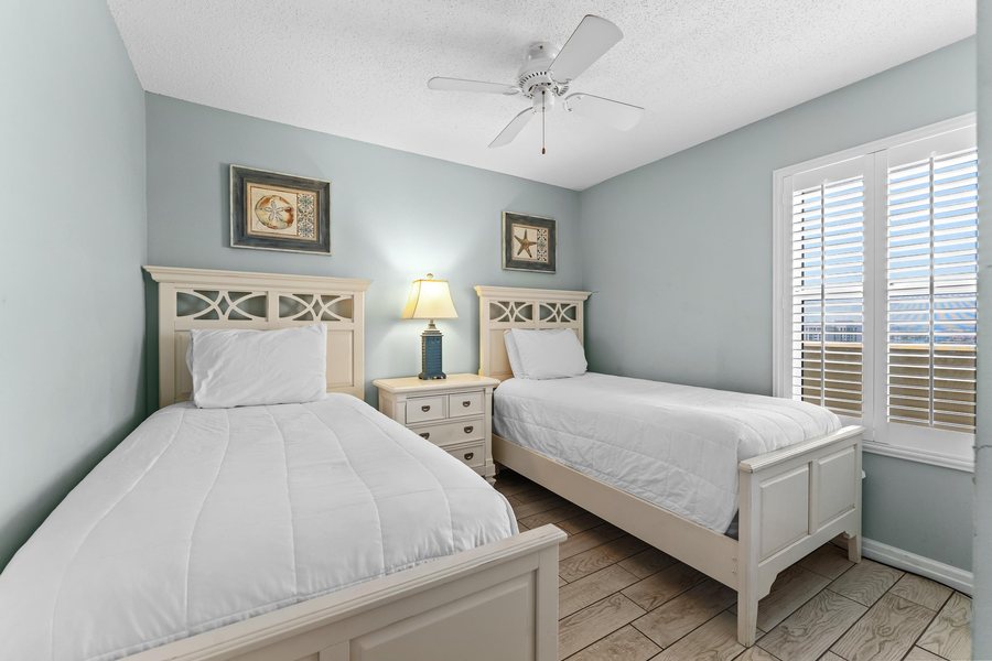 Pelican Beach Resort Condos — Guest room