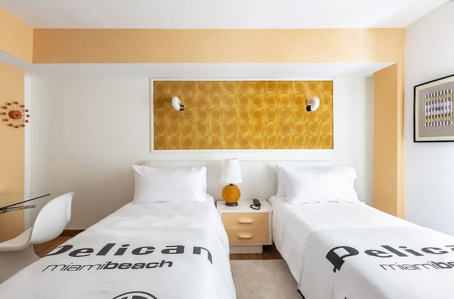 Pelican Hotel Miami Beach Florida — Guest room