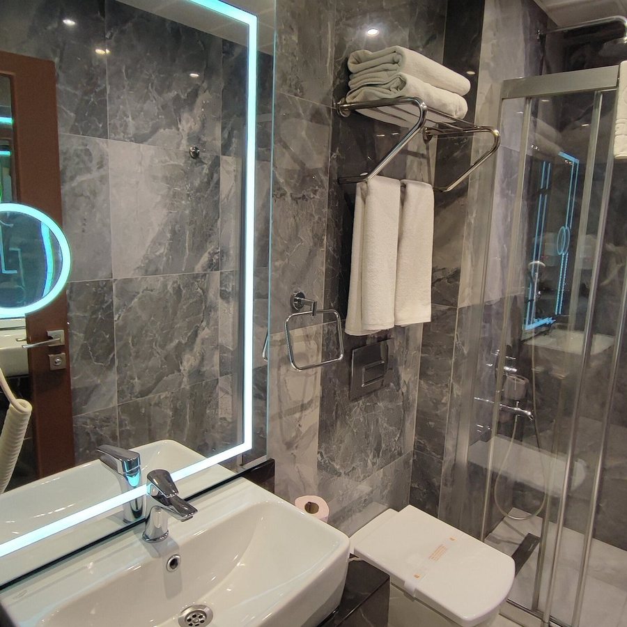 Pell Palace Hotel Spa Istanbul — Bathroom