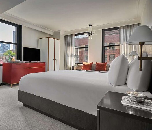Pendry Chicago — Guest room