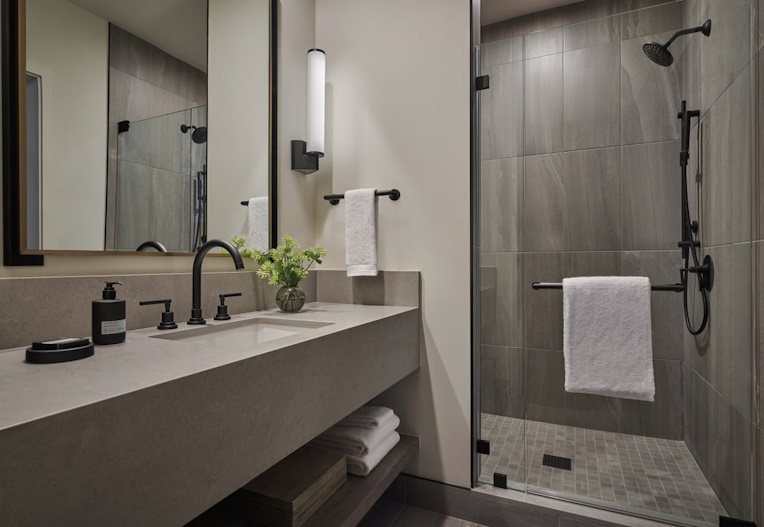 Pendry Park City — Bathroom
