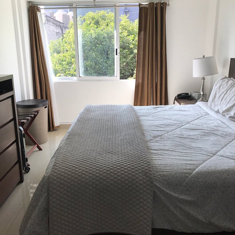 Pennsylvania Suites — Guest room