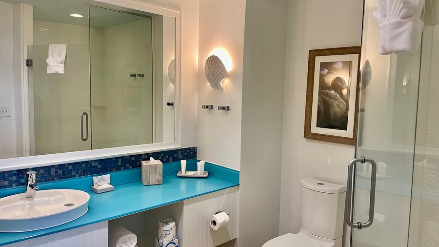 Pensacola Grand Hotel — Bathroom