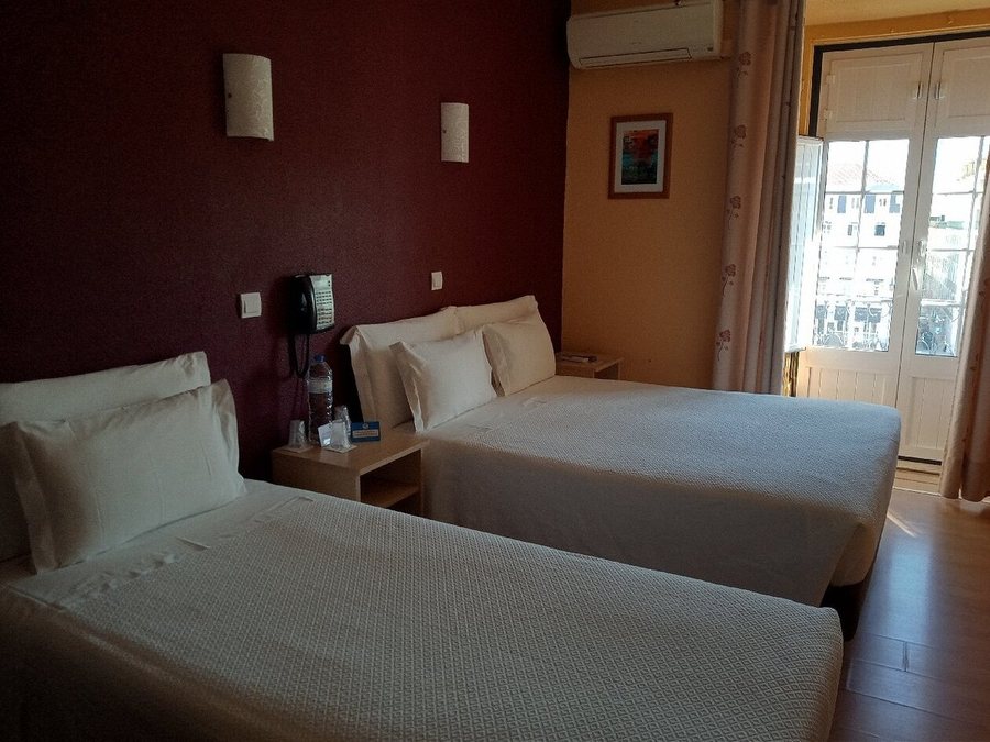 Pensao Praca da Figueira — Guest room