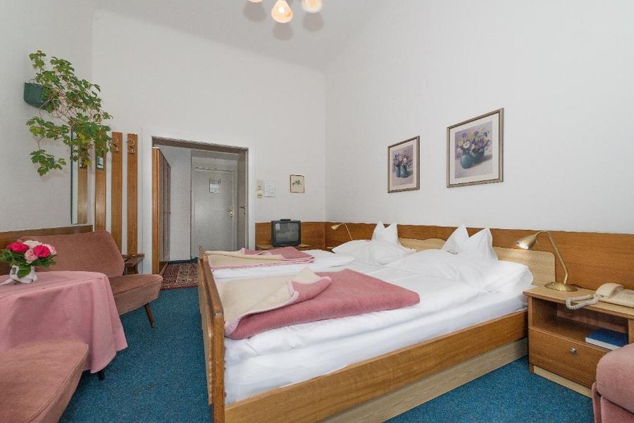 Pension Neuer Markt — Guest room
