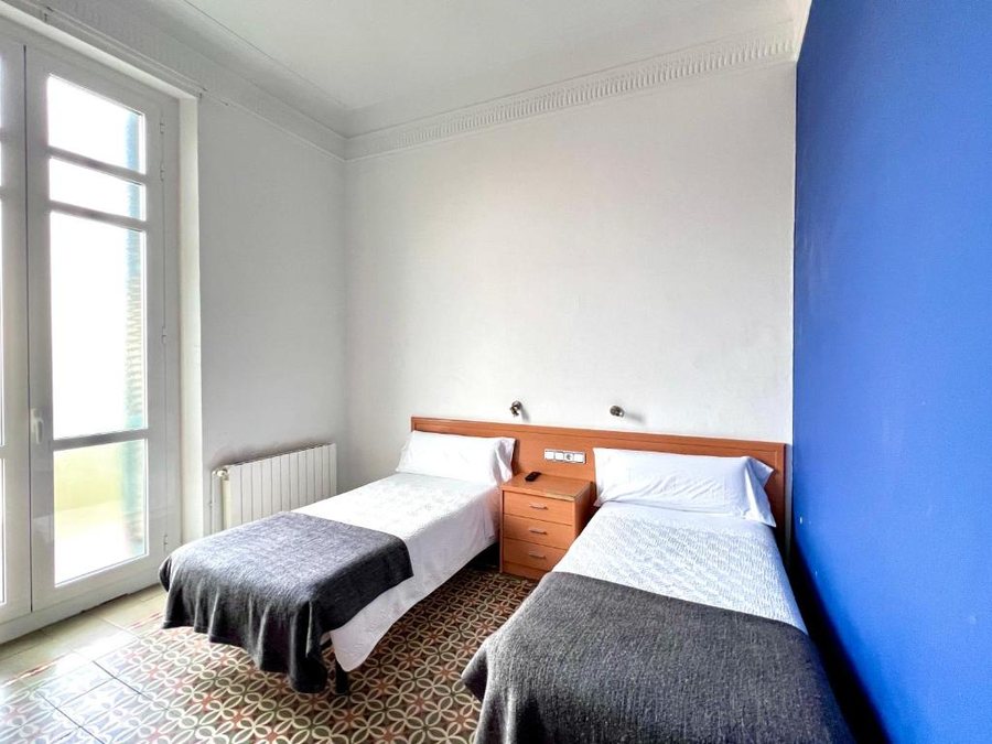 Pension Peiro Barcelona Catalonia — Guest room