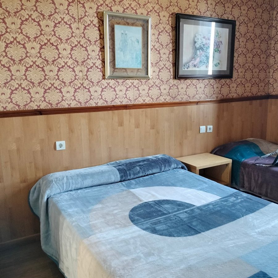 Pension Villanueva Barcelona Catalonia — Guest room