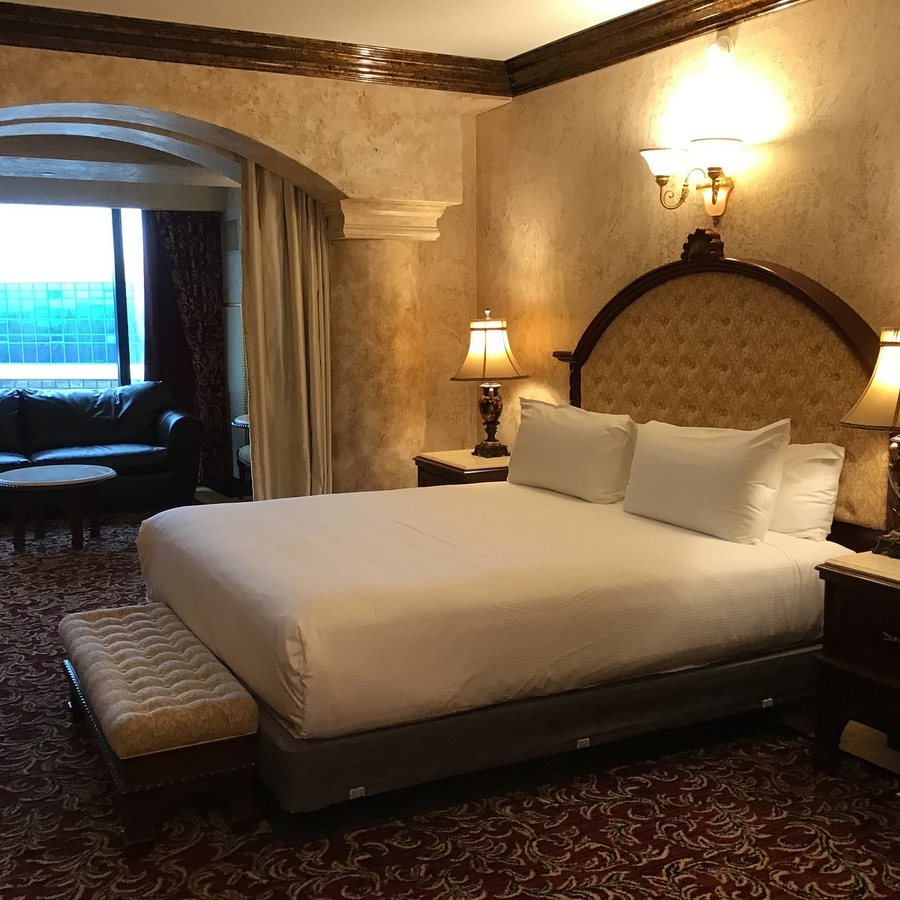 Peppermill Resort Spa Casino — Guest room