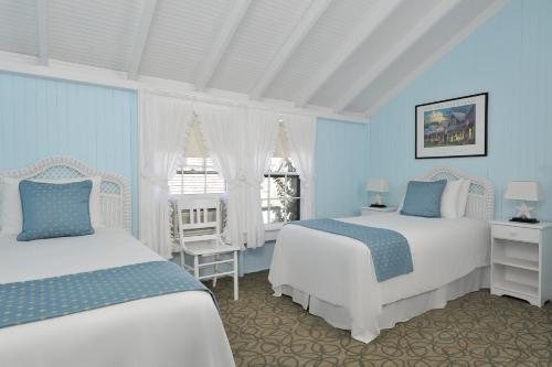 Pequot Hotel — Guest room