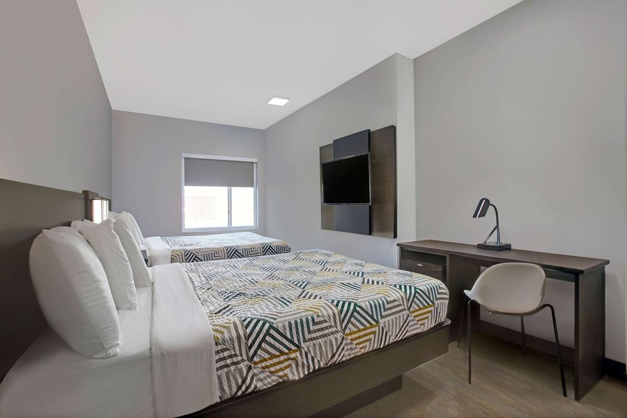 Permian Studio Apartments — Guest room
