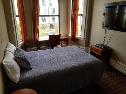 Perramont Hotel — Guest room