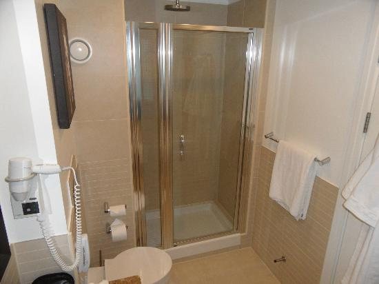 Pestana Chelsea Bridge Hotel Spa — Bathroom