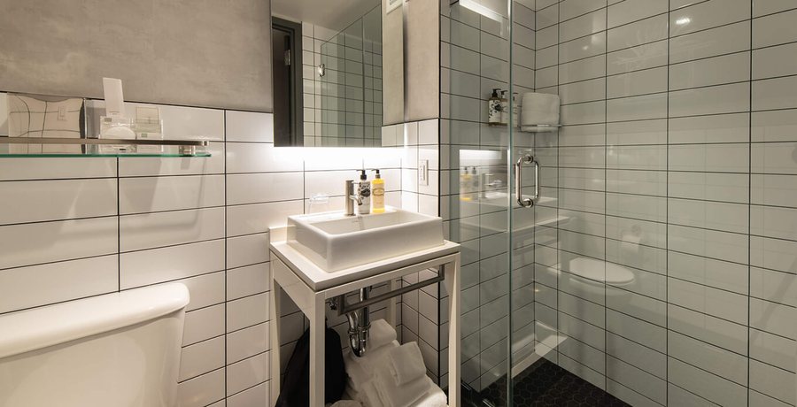 Pestana CR7 Times Square New York City New York — Bathroom