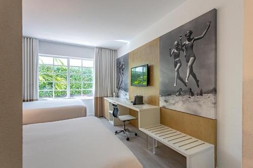 Pestana Miami South Beach — Guest room