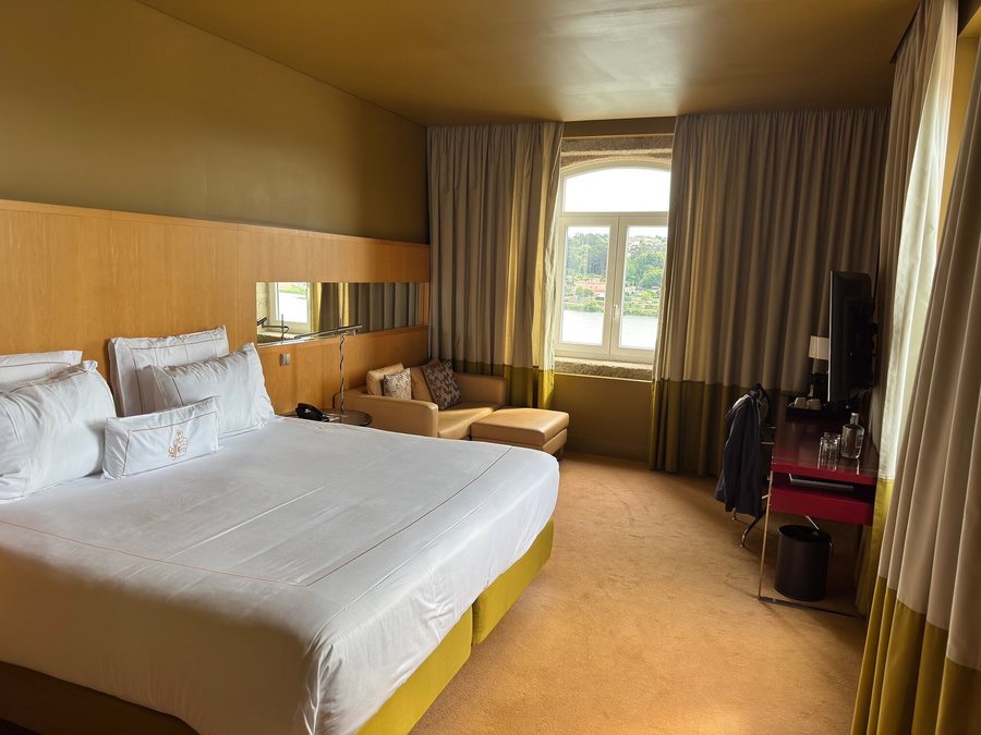 Pestana Palacio do Freixo — Guest room
