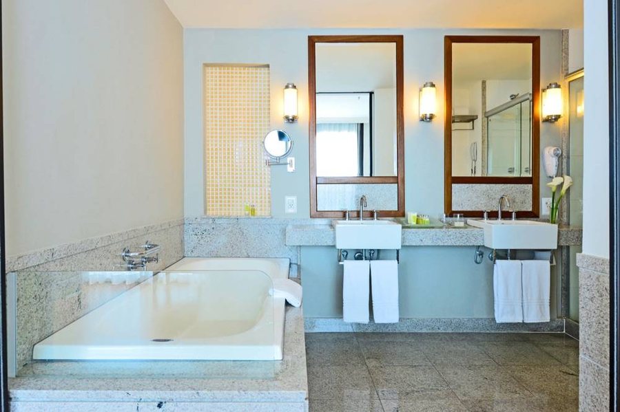 Pestana Rio Atlantica — Bathroom