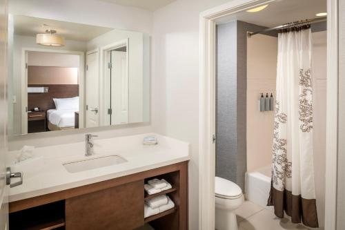 Peter Herdic Inn — Bathroom