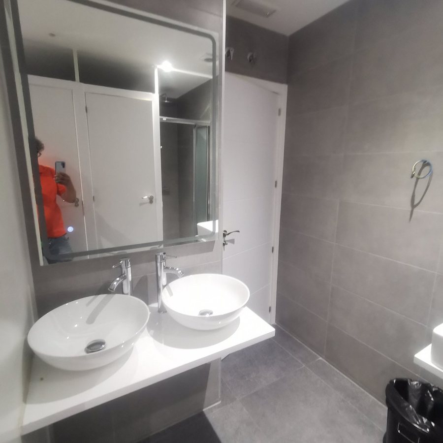 Petit Hostel La Latina — Bathroom