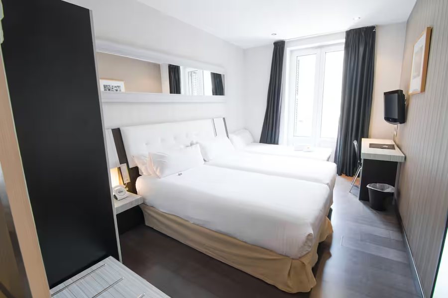 Petit Palace Arenal — Guest room