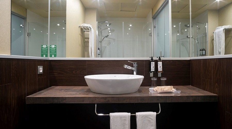 Petit Palace Boqueria Garden Barcelona Catalonia — Bathroom