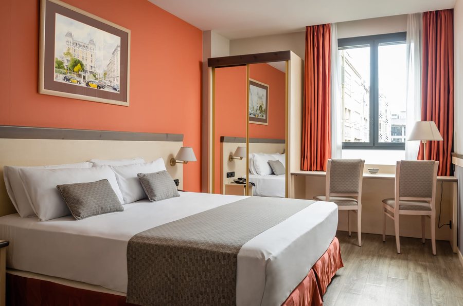 Petit Palace Trencadis Barcelona Catalonia — Guest room