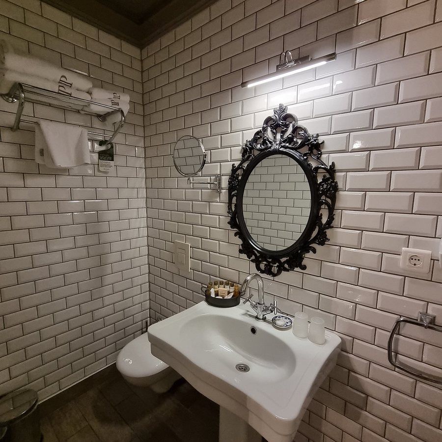 Petros Hotel Istanbul — Bathroom