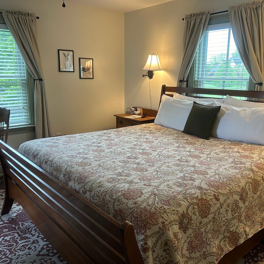 Pheasant Field Bed Breakfast — Guest room