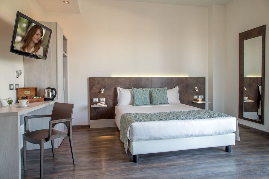 Phi Hotel Milano — Guest room
