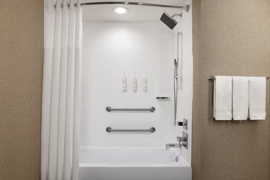 Philadelphia Hotel Bella Vista — Bathroom