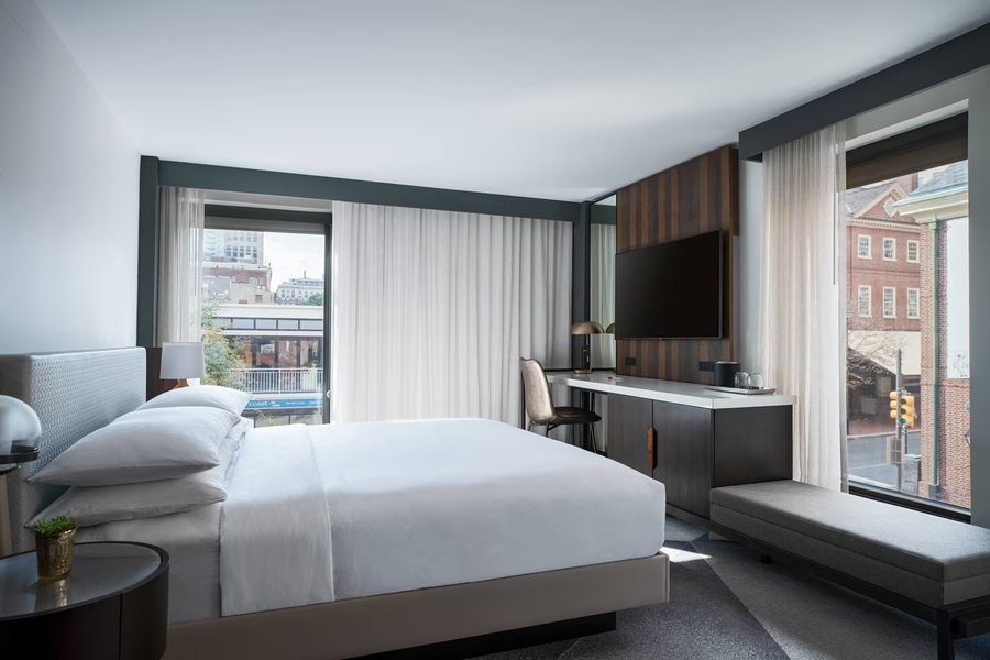 Philadelphia Marriott Old City — Guest room