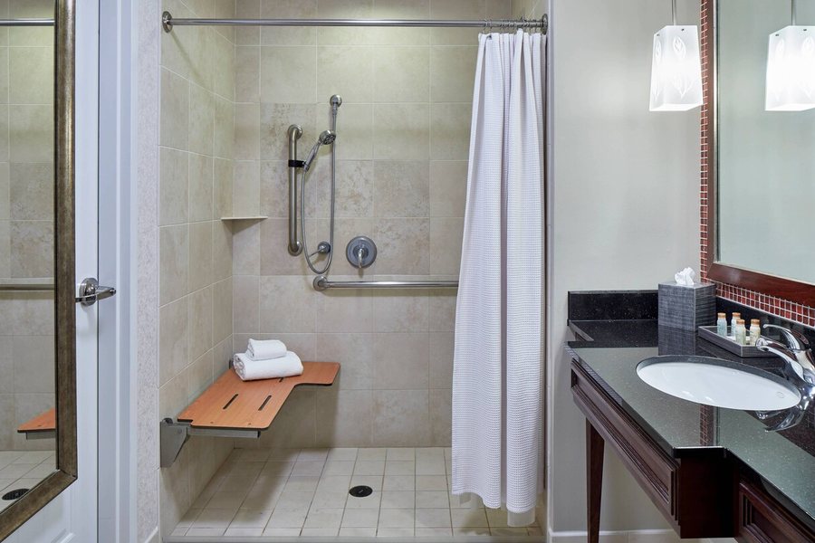 Phineas Swann Inn Spa — Bathroom