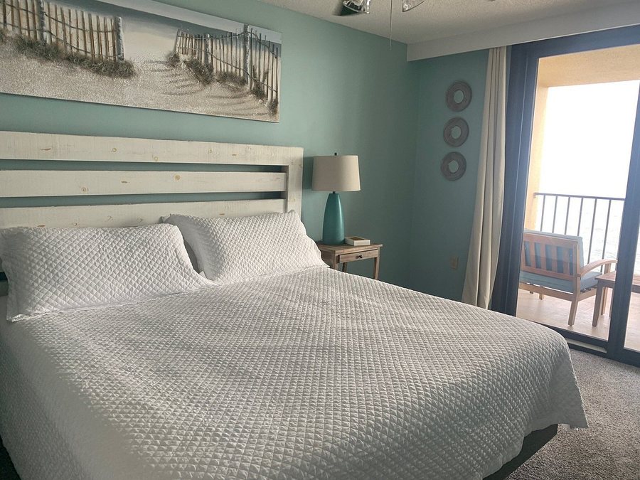 Phoenix V Vacation Rental Condominiums — Guest room