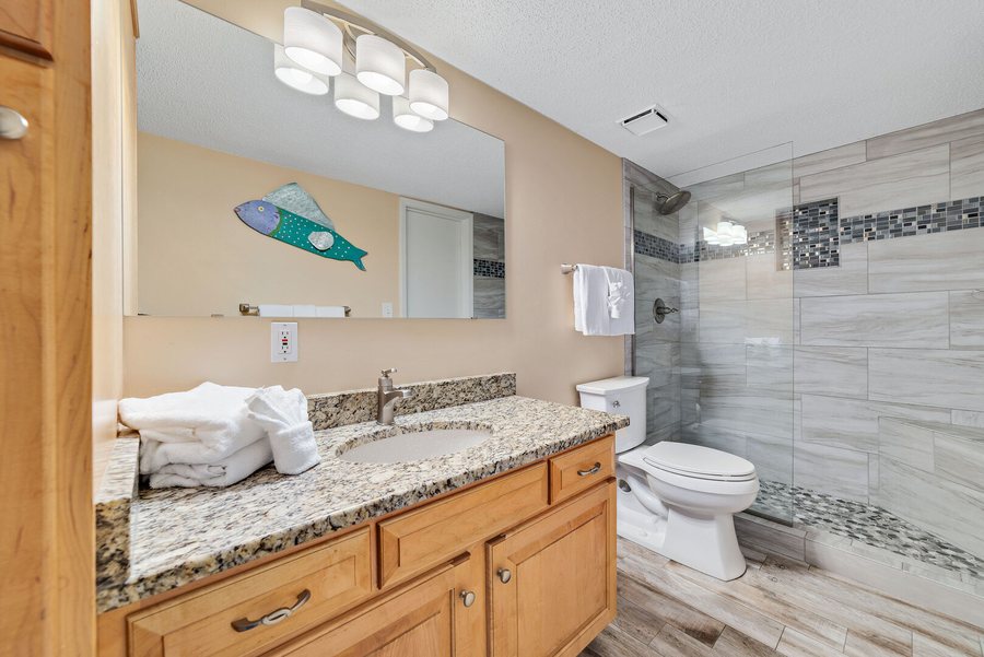 Phoenix VI Vacation Rental Condominiums — Bathroom