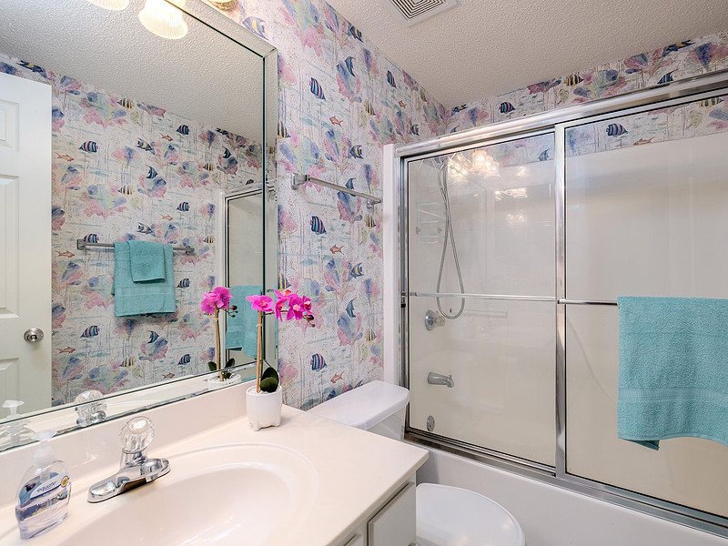 Phoenix VIII — Bathroom