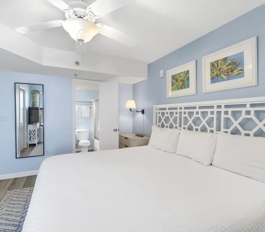 Phoenix VIII — Guest room