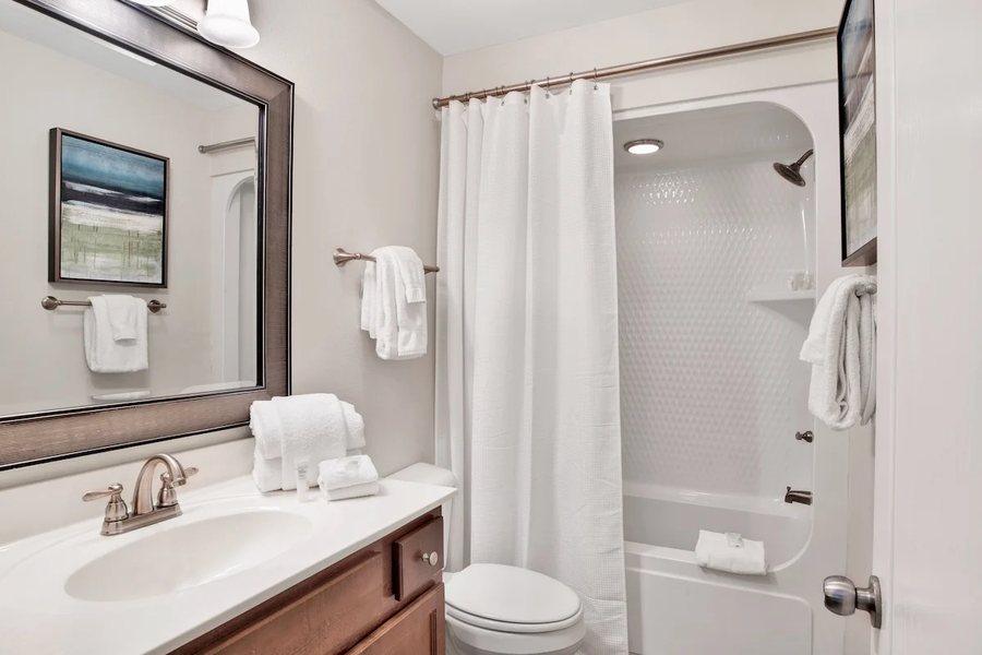 Phoenix West II — Bathroom