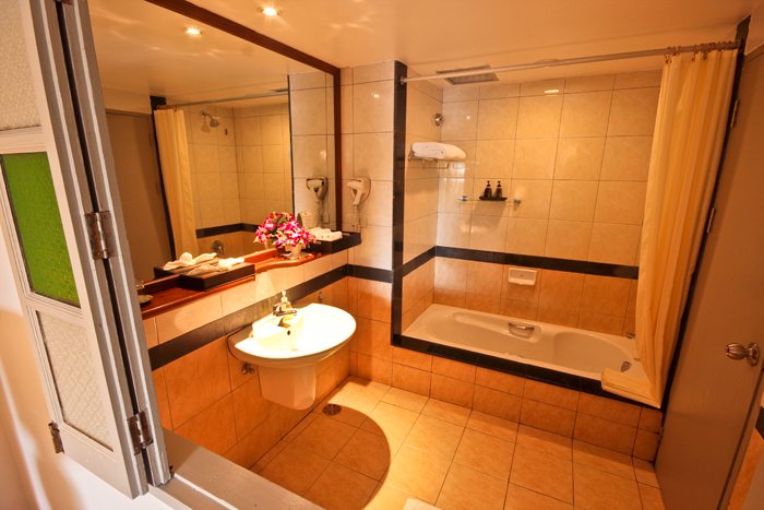 Phuket Orchid Resort Spa Karon Beach Karon Phuket — Bathroom