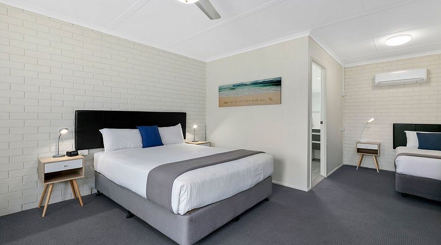Pialba Beachfront Tourist Park — Guest room