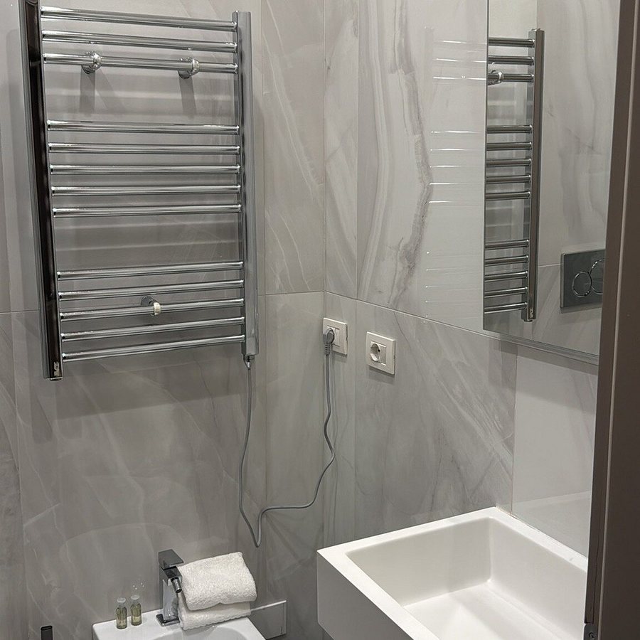Piazza Farnese Luxury Suites — Bathroom
