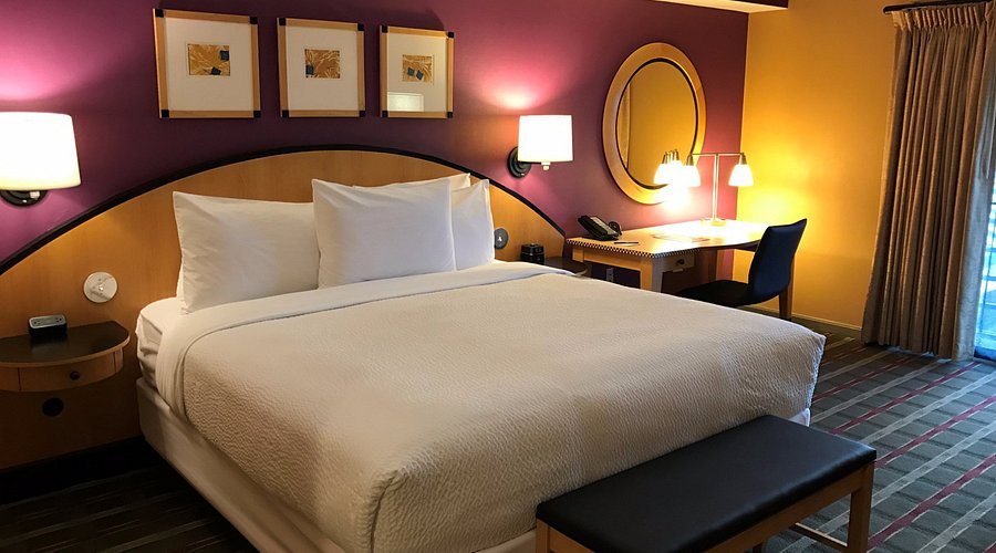 Pier 5 Hotel Baltimore — Guest room