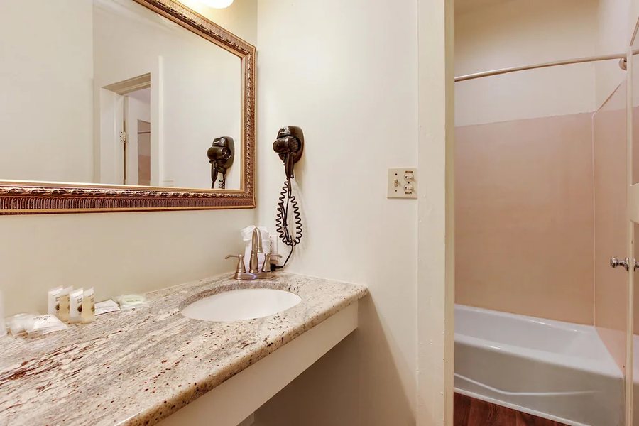 Pierre Coulon Guest House Call for availability — Bathroom