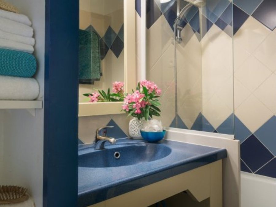Pierre Vacances Residence La Rostagne — Bathroom