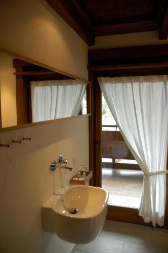 Pietre Gemelle Resort — Bathroom
